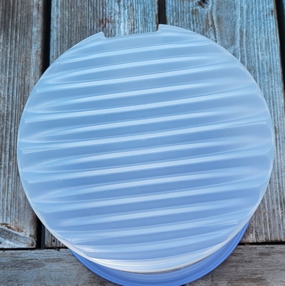 Large Tupperware Fridge Smart Fruit & Veggie Sheer Container with Lid - Picture 2 of 10